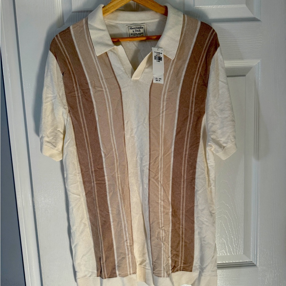 A&F Men’s Modern Striped V Neck